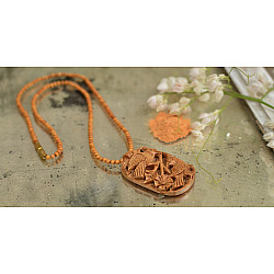 Kadam ♣ Wooden Neckpieces { u }